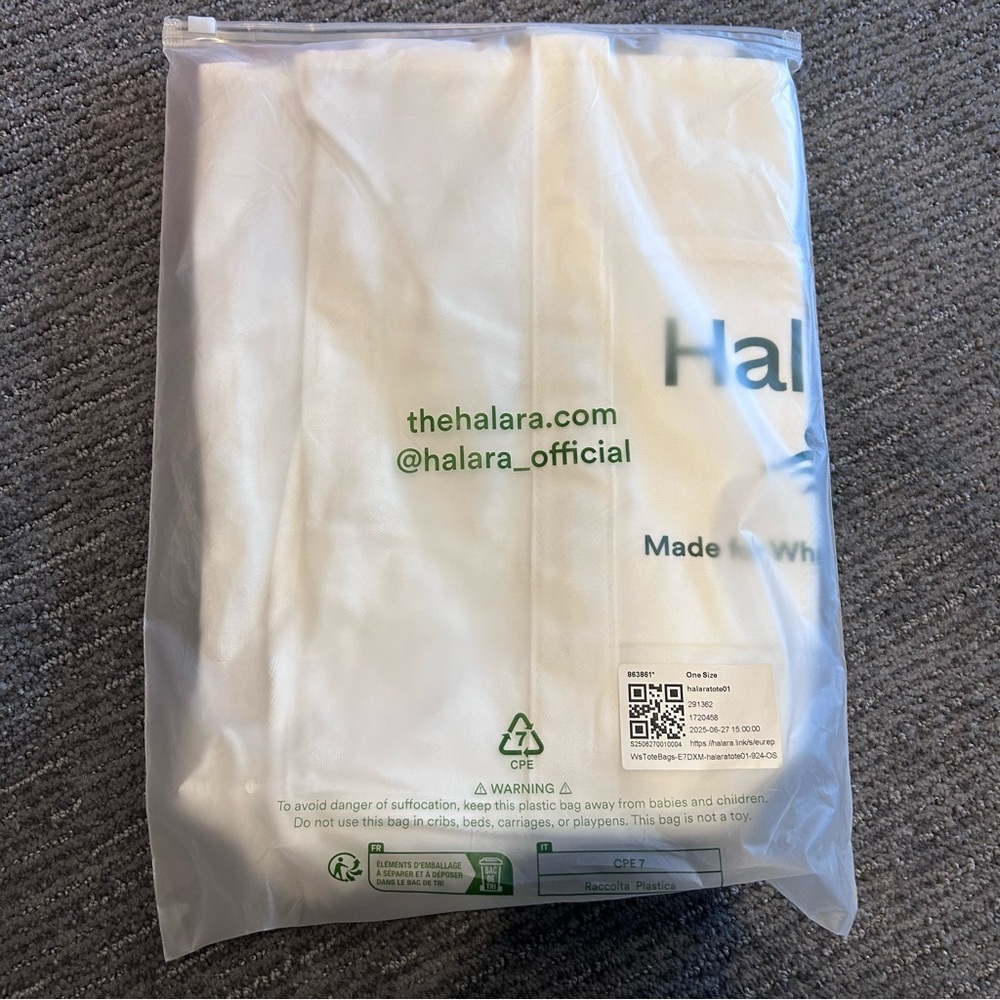 HALARA White Canvas Bag NWT